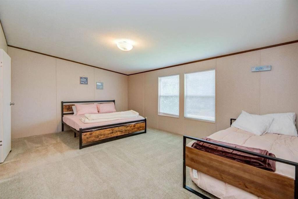 Seaside Serenity - Holiday Home Sleeps 10 Dickinson Exterior photo